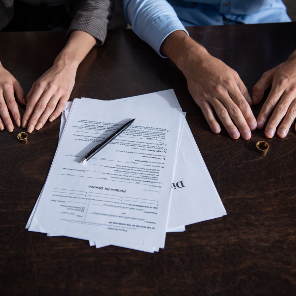 Divorcio de mutuo acuerdo entre colombiano y extranjero: requisitos y tiempos