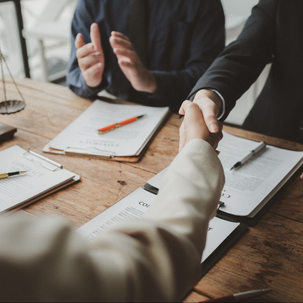 ¿Cuándo conviene conciliar y cuándo es mejor ir a proceso?